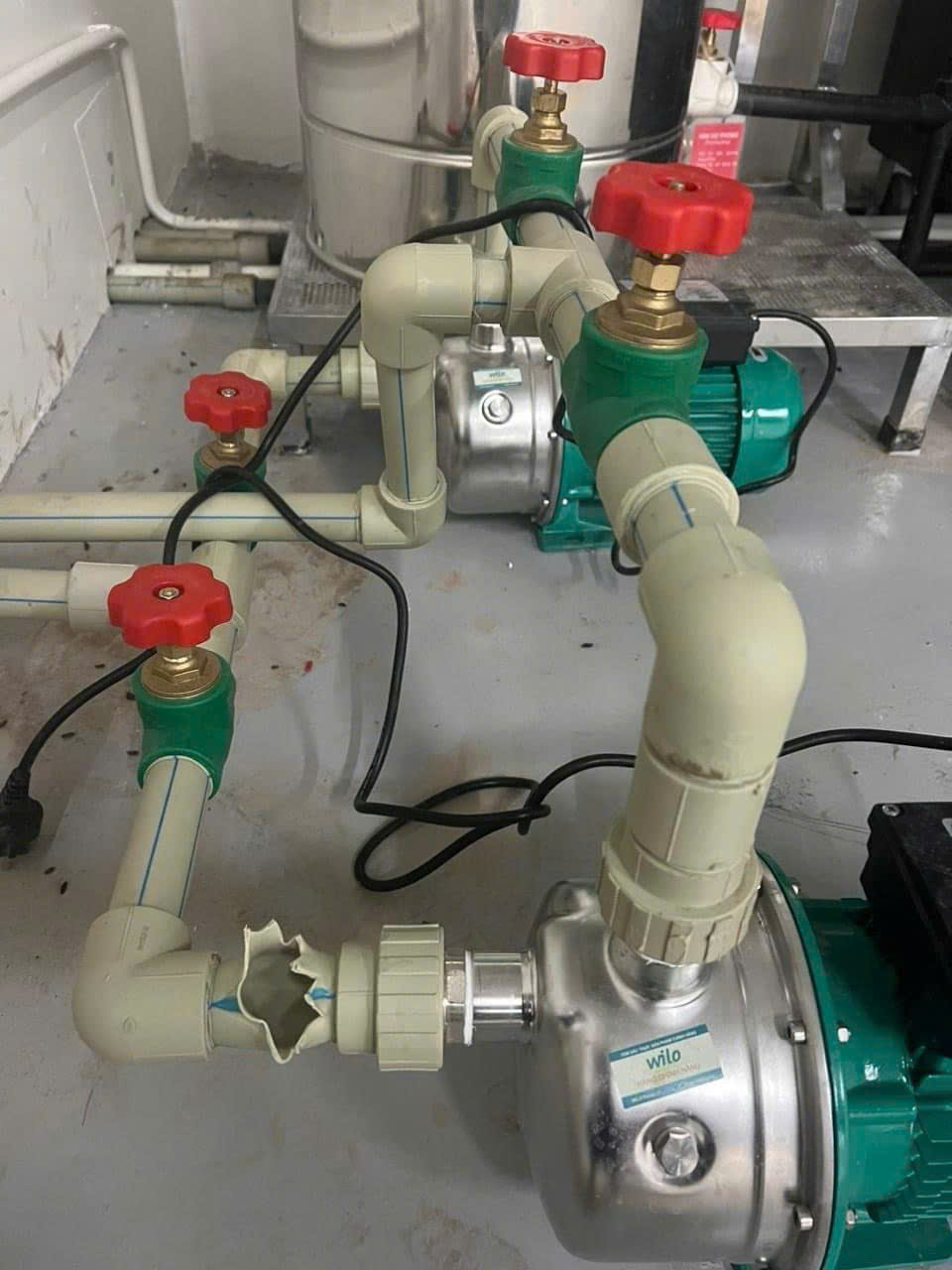 Siêu Âm Tìm Rò Rỉ Nước Tại Quận 4 Siêu Âm Tìm Rò Rỉ Nước Tại Quận 4